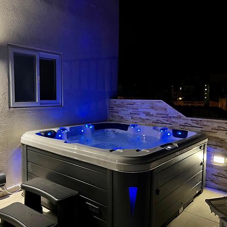 Poseidon Court Penthouse Superior Appartement St. Paul's Bay Buitenkant foto
