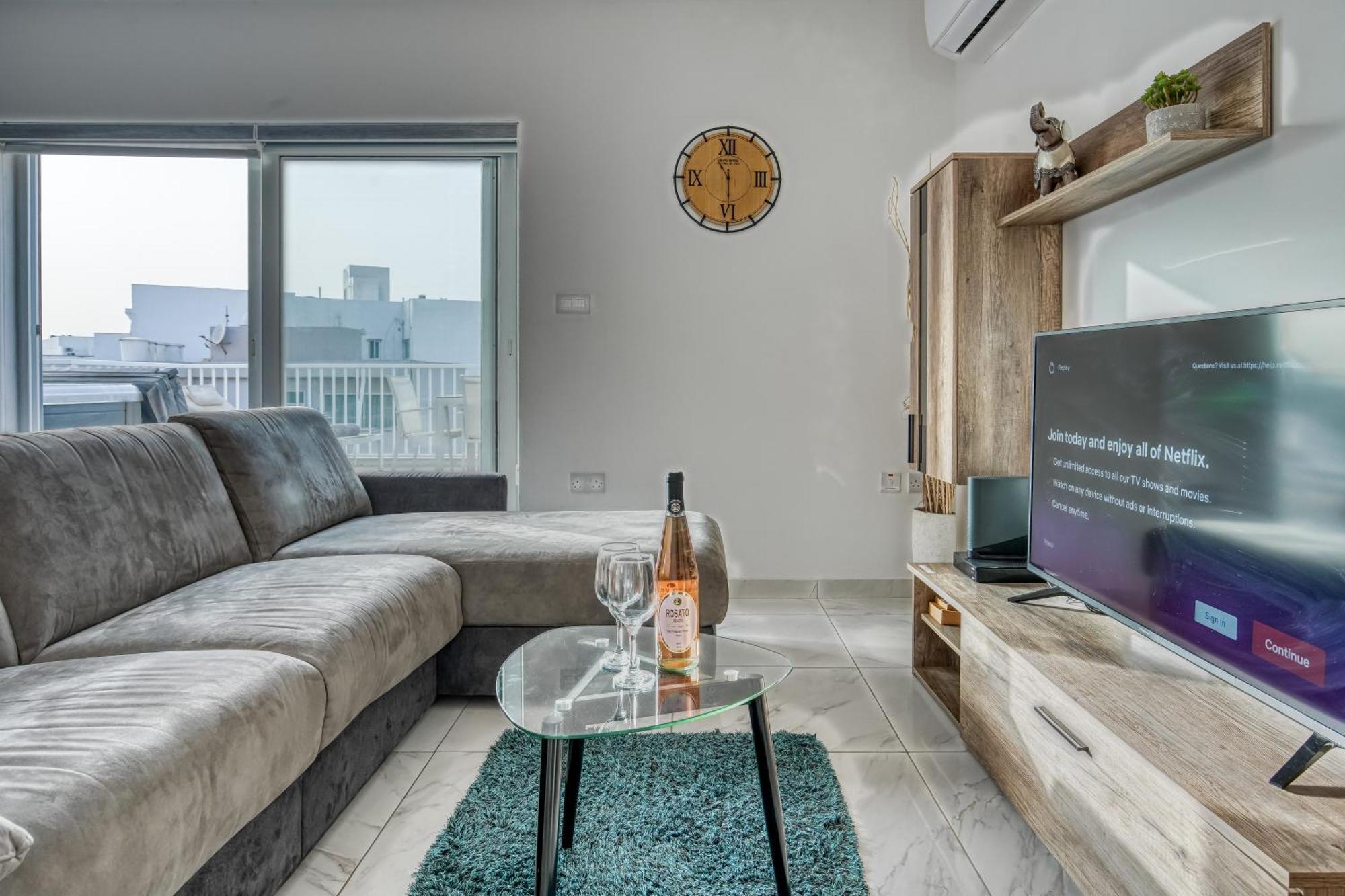 Poseidon Court Penthouse Superior Appartement St. Paul's Bay Buitenkant foto