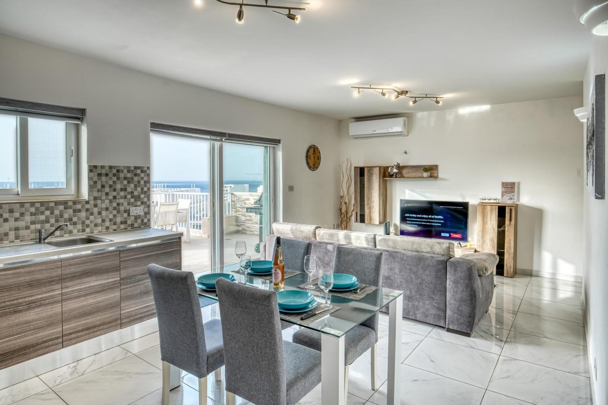 Poseidon Court Penthouse Superior Appartement St. Paul's Bay Buitenkant foto