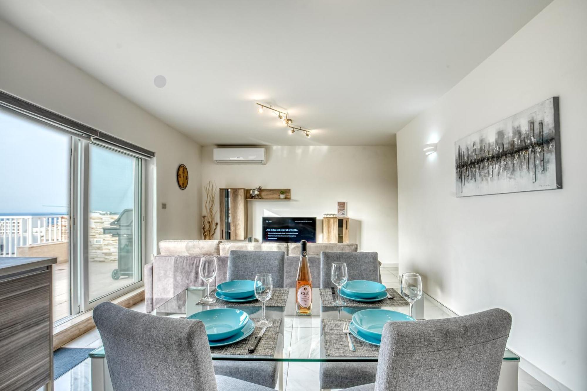 Poseidon Court Penthouse Superior Appartement St. Paul's Bay Buitenkant foto