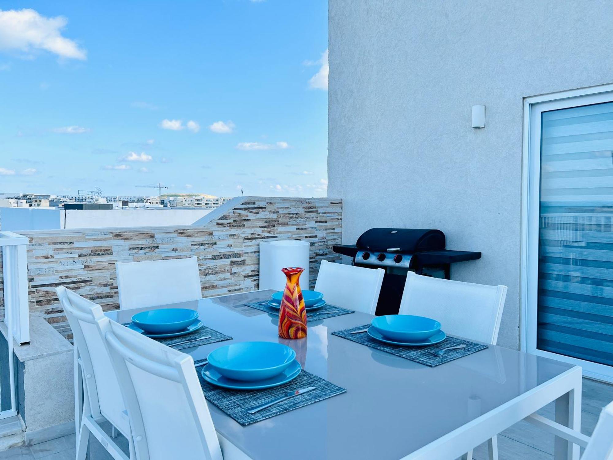 Poseidon Court Penthouse Superior Appartement St. Paul's Bay Buitenkant foto