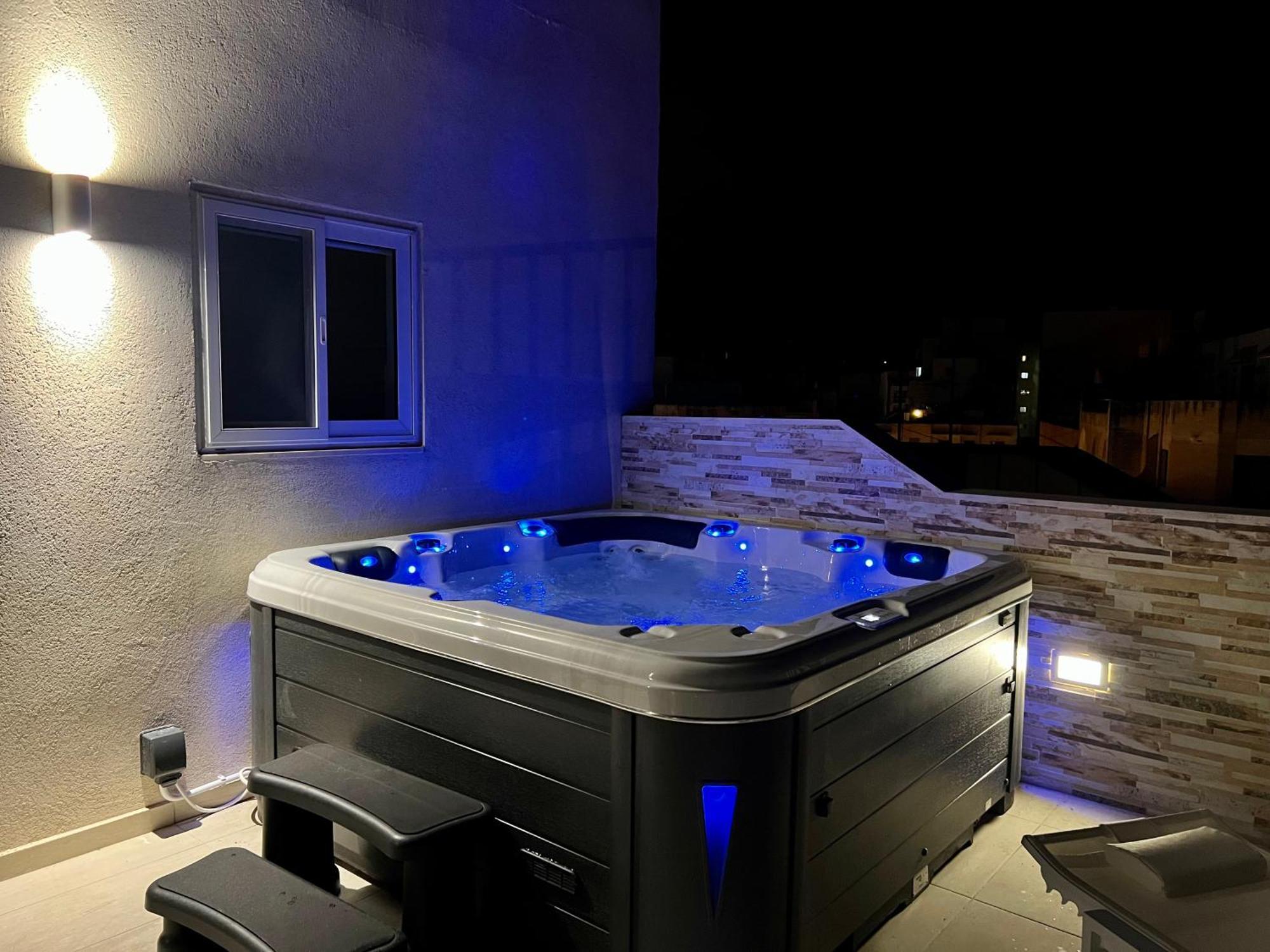 Poseidon Court Penthouse Superior Appartement St. Paul's Bay Buitenkant foto